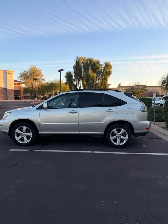 2005 Lexus RX 2nd Gen - Image 10 of 14