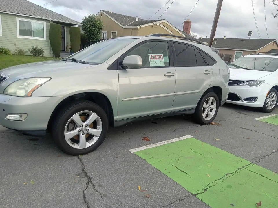 2005 Lexus RX 2nd Gen - Image 2 of 7