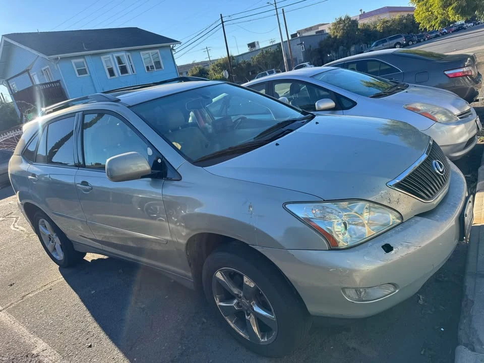 2005 Lexus RX 2nd Gen - Image 4 of 4