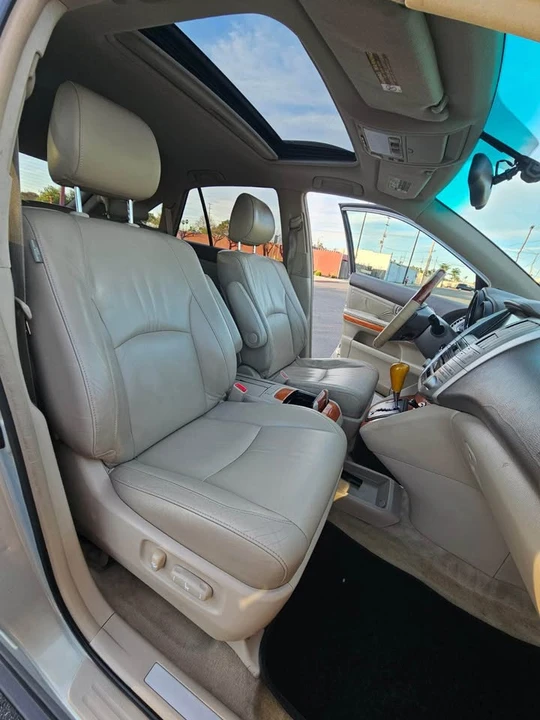2005 Lexus RX 2nd Gen - Image 9 of 15