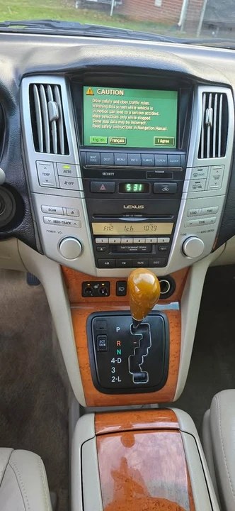 2005 Lexus RX 2nd Gen - Image 11 of 19