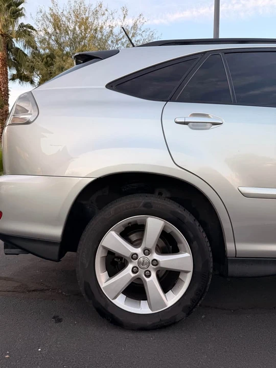 2005 Lexus RX 2nd Gen - Image 5 of 14