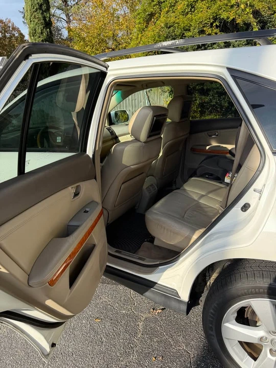 2005 Lexus RX 2nd Gen - Image 9 of 13
