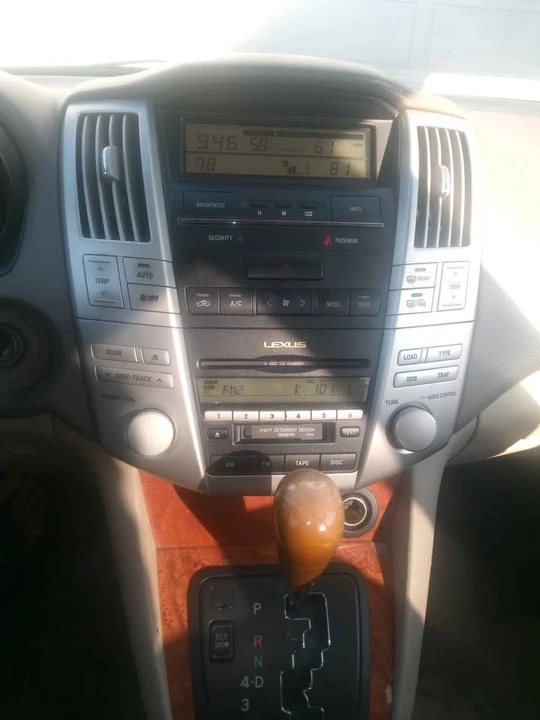 2005 Lexus RX 2nd Gen - Image 7 of 9