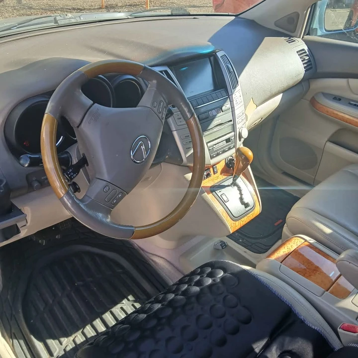 2005 Lexus RX 2nd Gen - Image 3 of 3