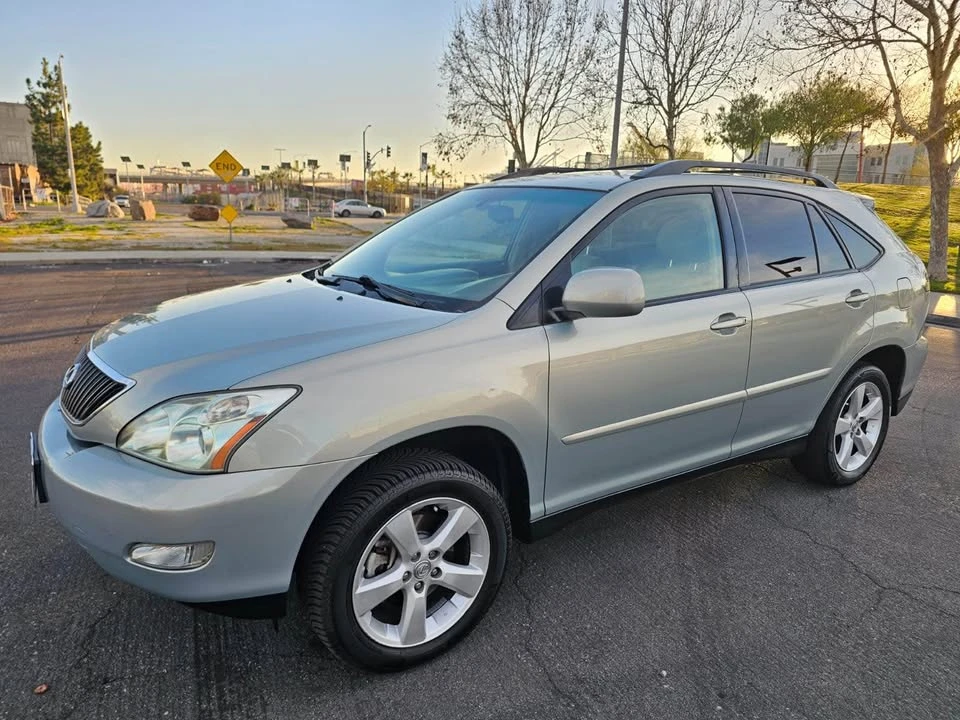2005 Lexus RX 2nd Gen - Image 2 of 15