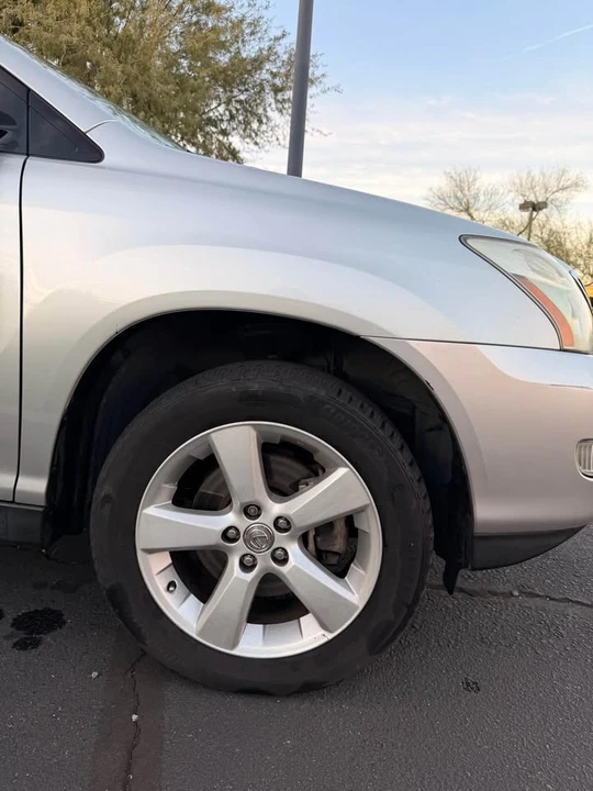 2005 Lexus RX 2nd Gen - Image 3 of 14