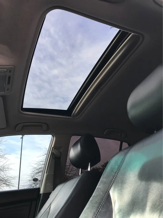 2005 Lexus RX 2nd Gen - Image 14 of 18