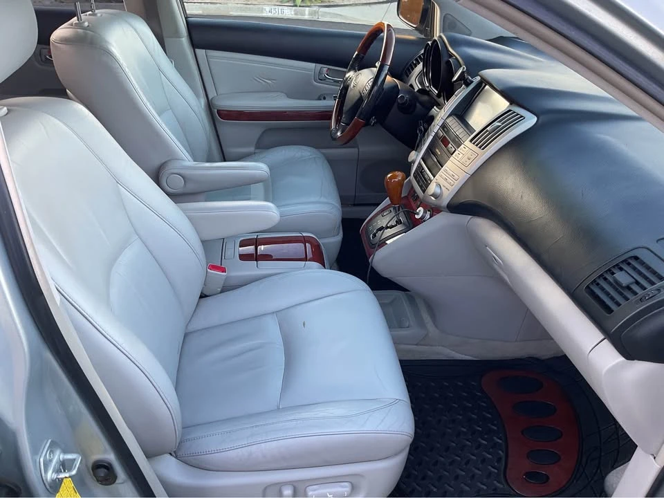2005 Lexus RX 2nd Gen - Image 10 of 17
