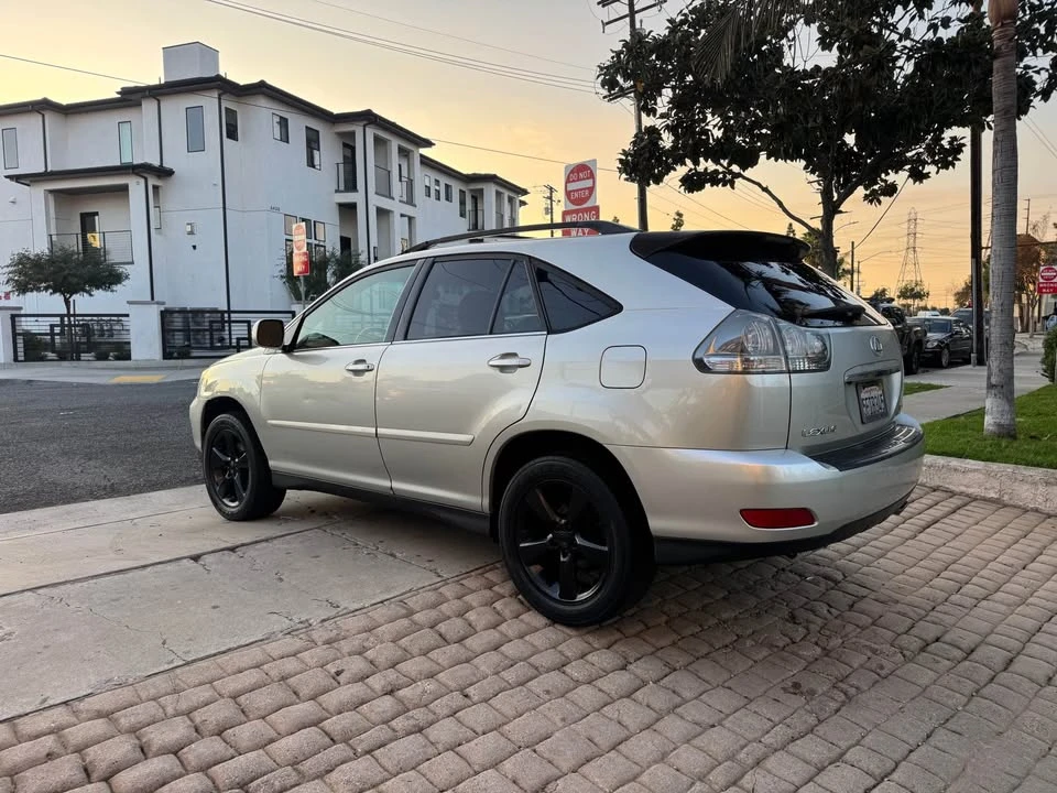 2005 Lexus RX 2nd Gen - Image 3 of 9
