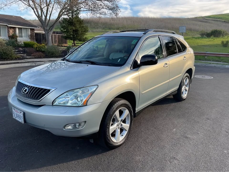 2005 Lexus RX 2nd Gen - Image 2 of 17