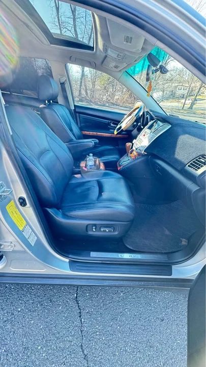 2005 Lexus RX 2nd Gen - Image 11 of 20