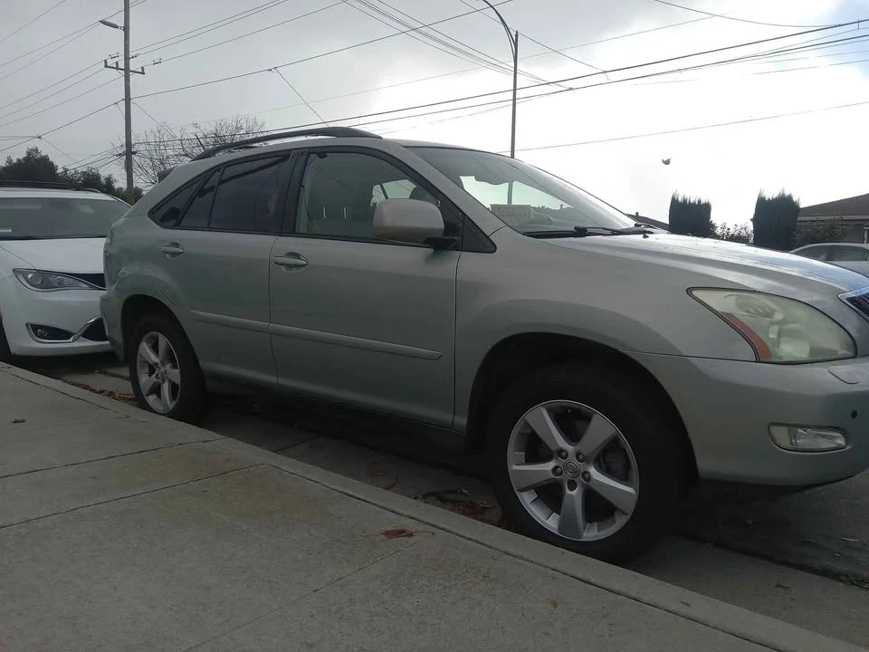 2005 Lexus RX 2nd Gen - Image 4 of 7