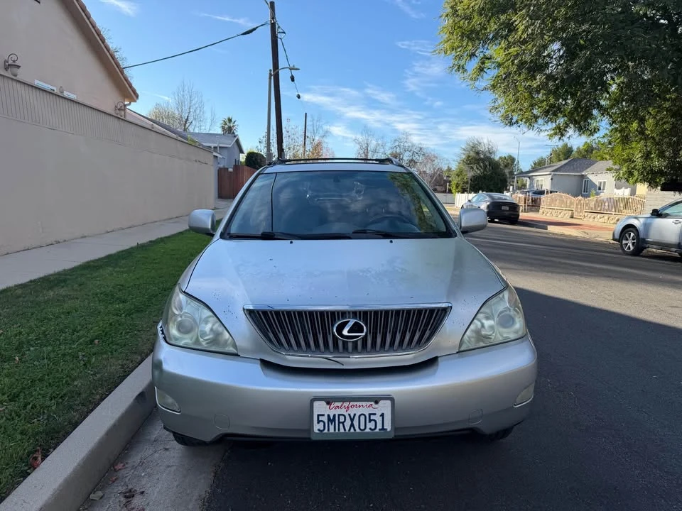2005 Lexus RX 2nd Gen - Image 3 of 9