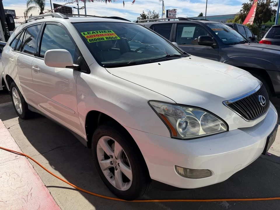 2005 Lexus RX 2nd Gen - Image 2 of 8