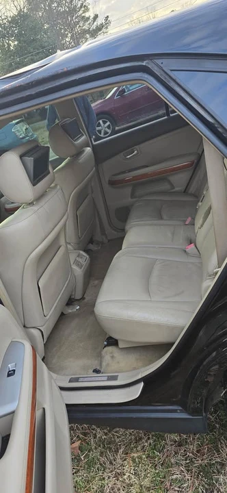 2005 Lexus RX 2nd Gen - Image 10 of 19