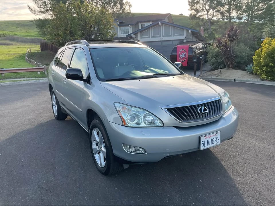 2005 Lexus RX 2nd Gen - Image 3 of 17