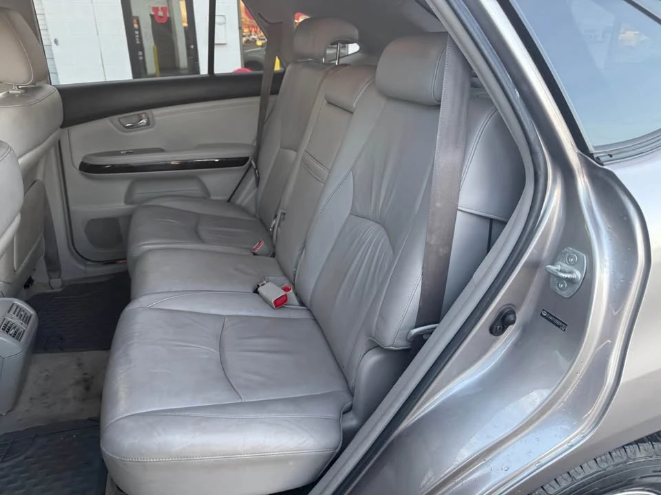 2005 Lexus RX 2nd Gen - Image 11 of 15