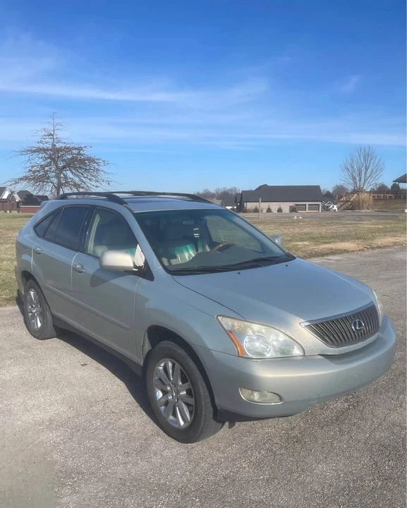 2005 Lexus RX 2nd Gen - Image 2 of 9