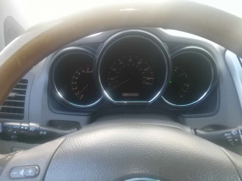 2005 Lexus RX 2nd Gen - Image 8 of 9