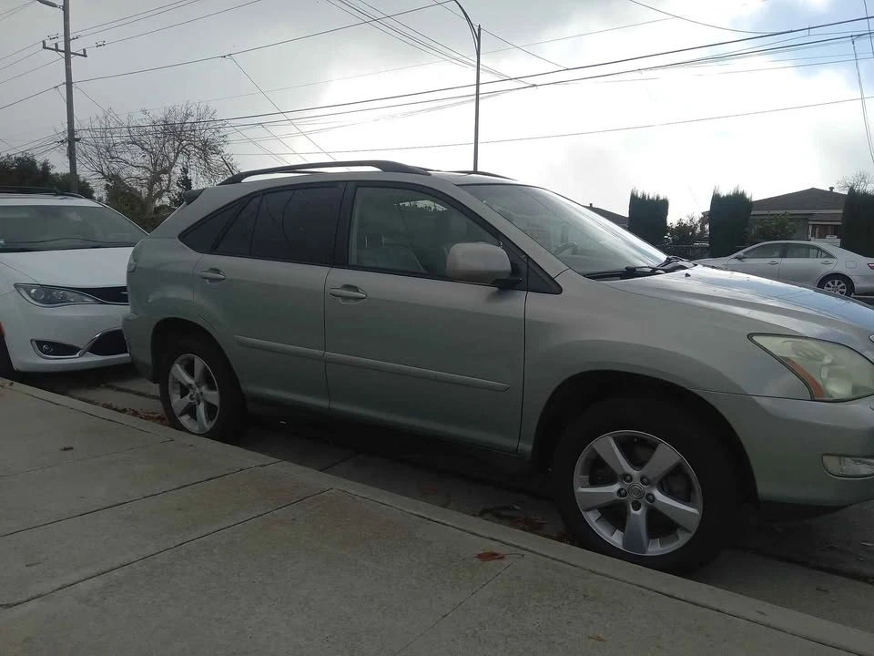 2005 Lexus RX 2nd Gen - Image 5 of 7