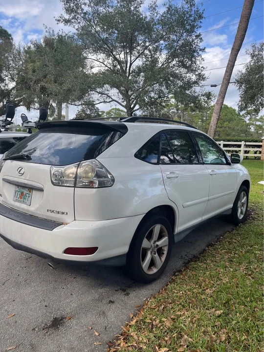 2005 Lexus RX 2nd Gen - Image 6 of 6