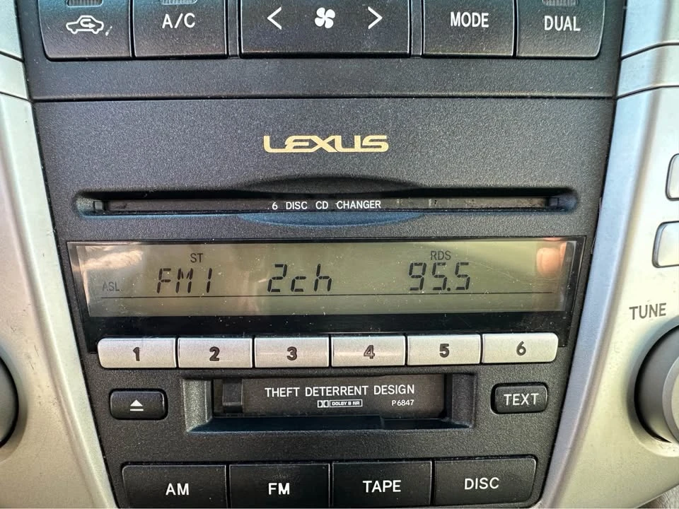 2005 Lexus RX 2nd Gen - Image 12 of 14