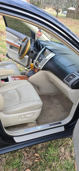2005 Lexus RX 2nd Gen - Image 17 of 19