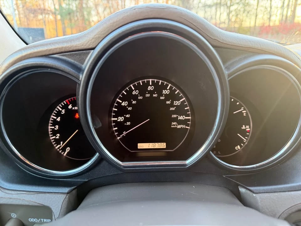 2005 Lexus RX 2nd Gen - Image 18 of 20