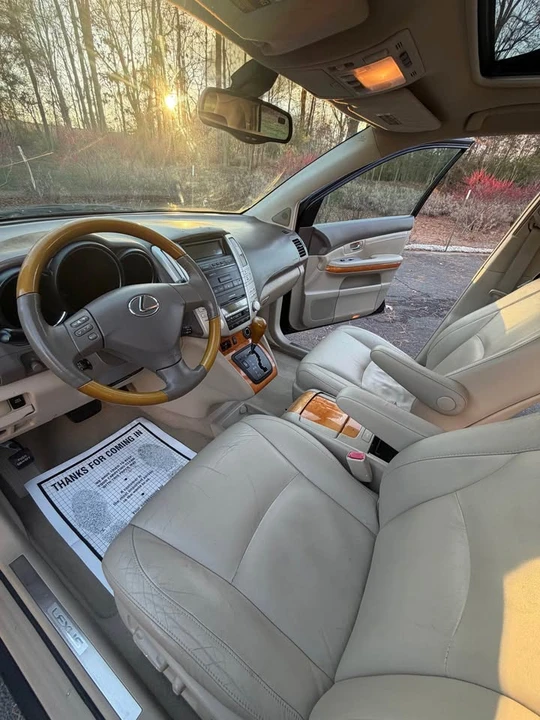 2005 Lexus RX 2nd Gen - Image 10 of 20