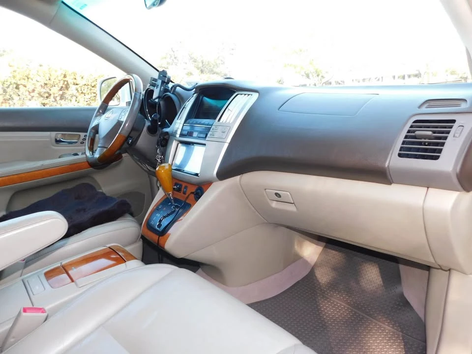 2005 Lexus RX 2nd Gen - Image 3 of 20