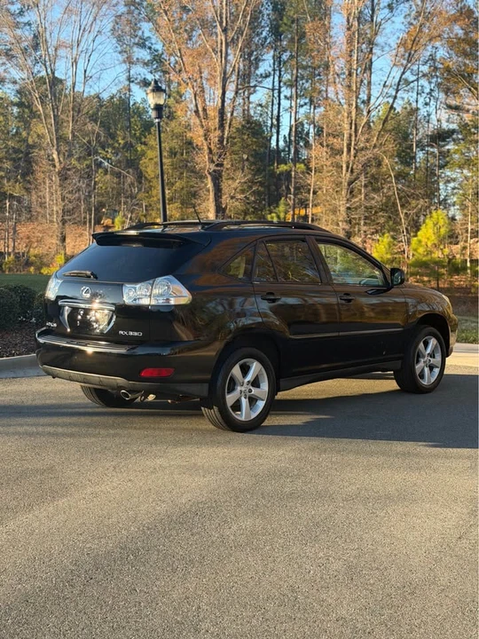 2005 Lexus RX 2nd Gen - Image 9 of 20