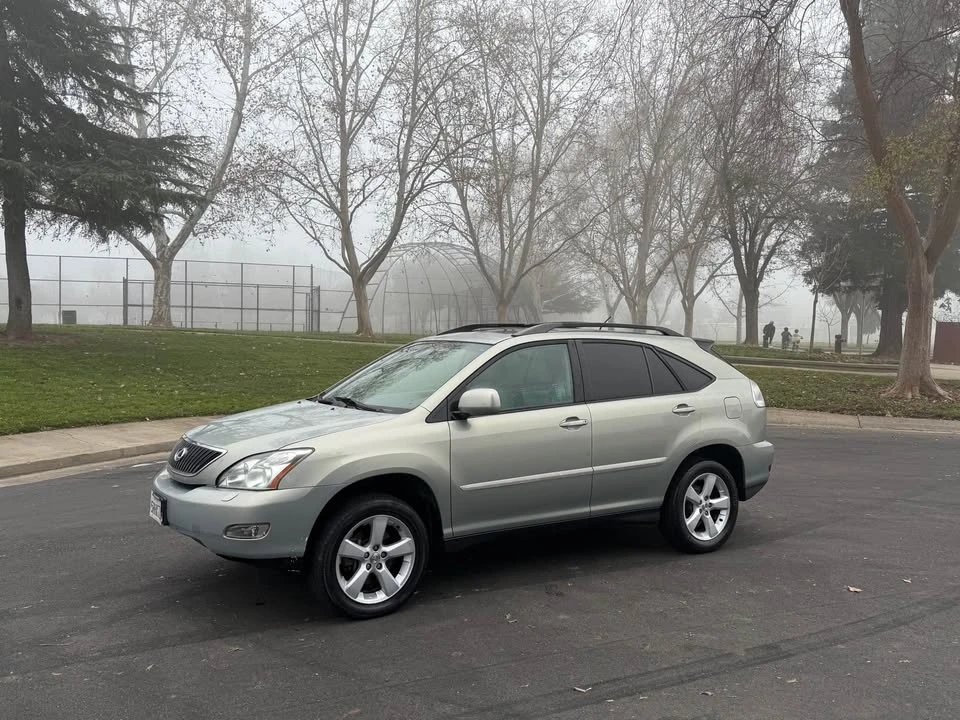 2005 Lexus RX 2nd Gen - Image 2 of 10