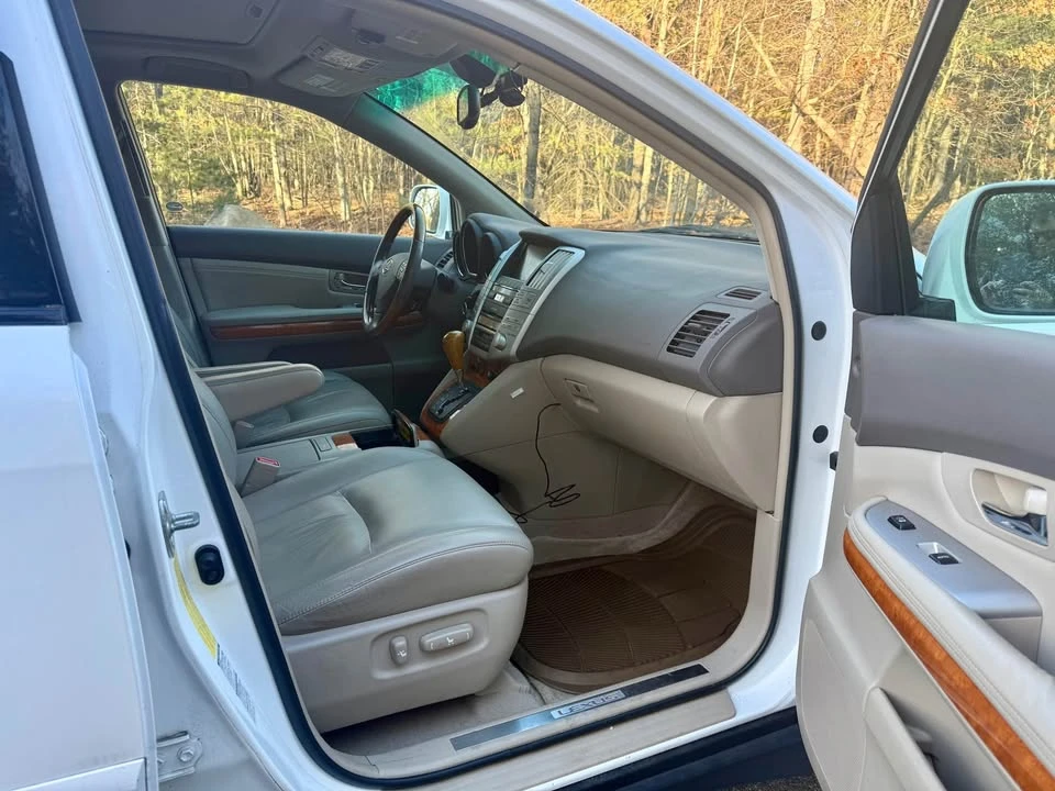 2005 Lexus RX 2nd Gen - Image 6 of 11