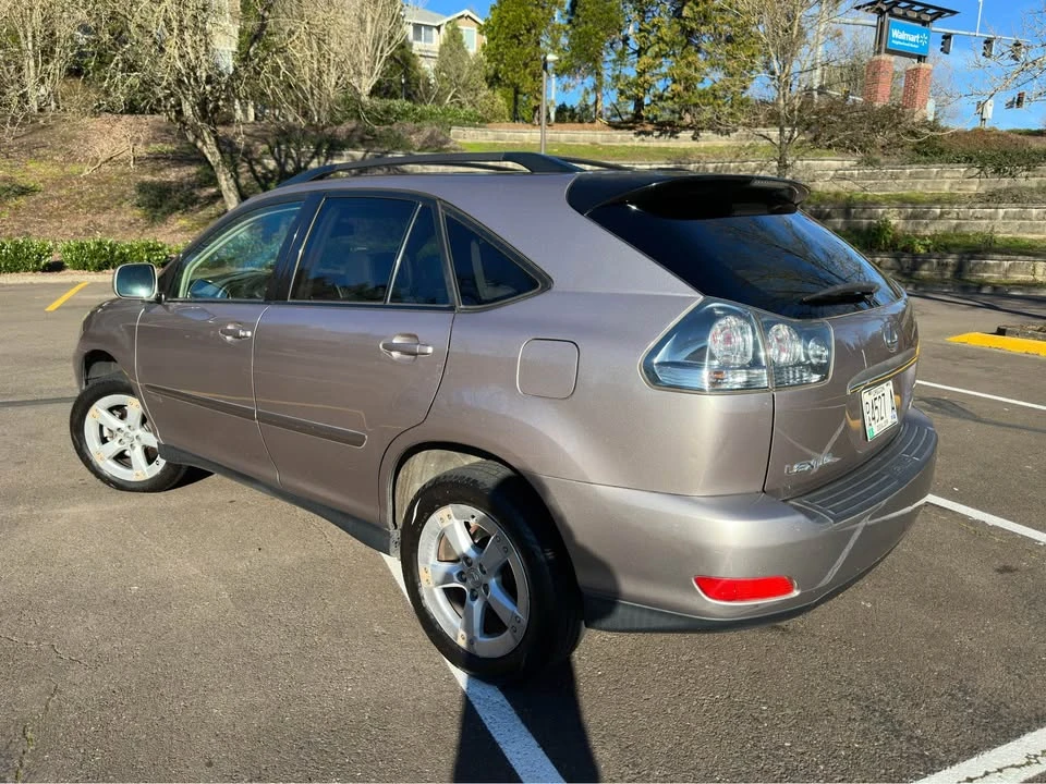 2005 Lexus RX 2nd Gen - Image 8 of 14