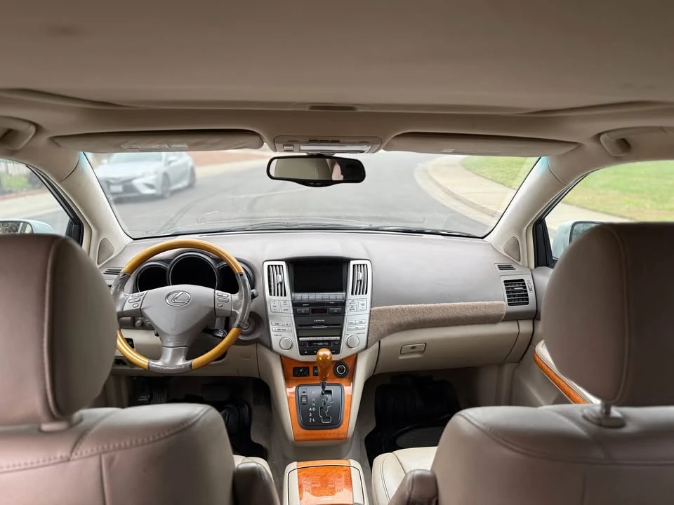 2005 Lexus RX 2nd Gen - Image 8 of 10