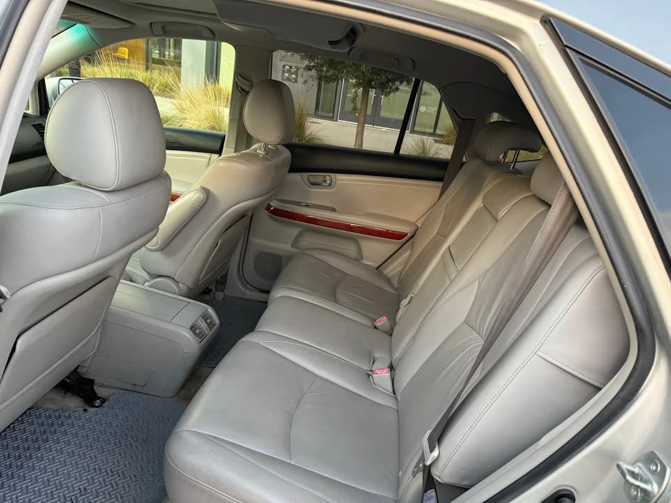 2005 Lexus RX 2nd Gen - Image 9 of 14