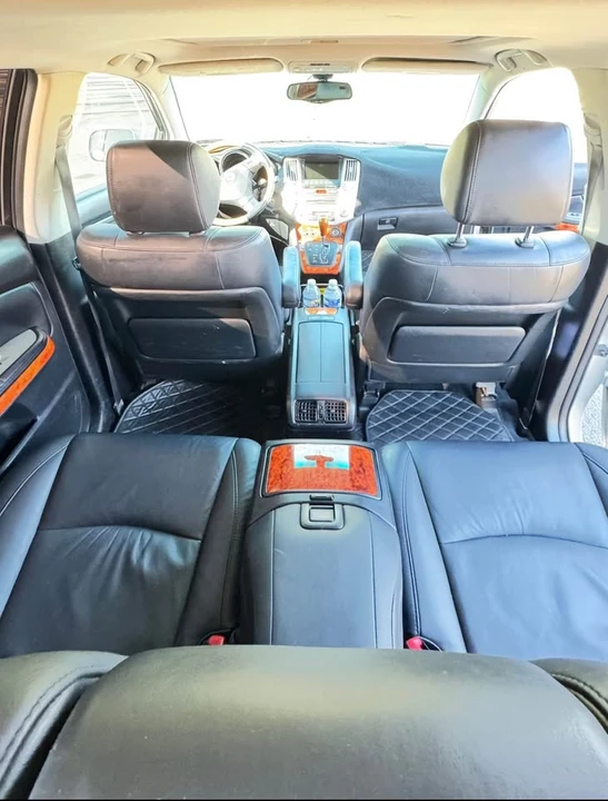 2005 Lexus RX 2nd Gen - Image 13 of 20