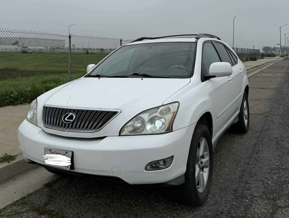 2005 Lexus RX 2nd Gen - Image 2 of 6