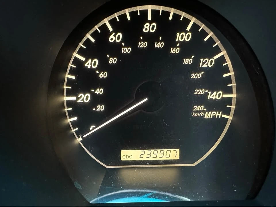 2005 Lexus RX 2nd Gen - Image 6 of 14