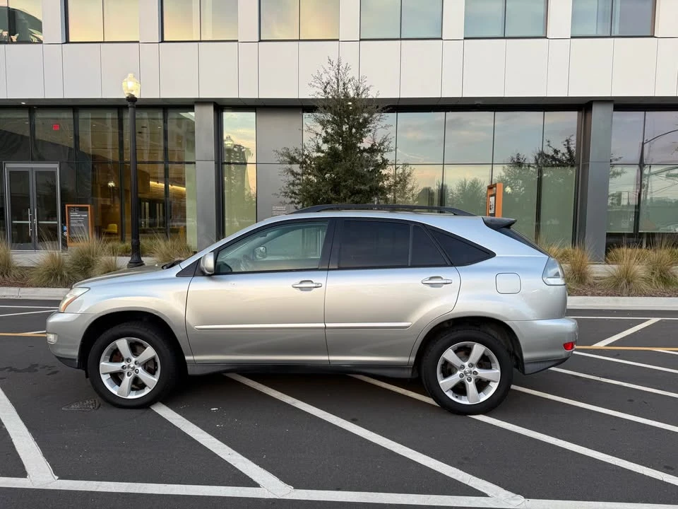 2005 Lexus RX 2nd Gen - Image 7 of 14