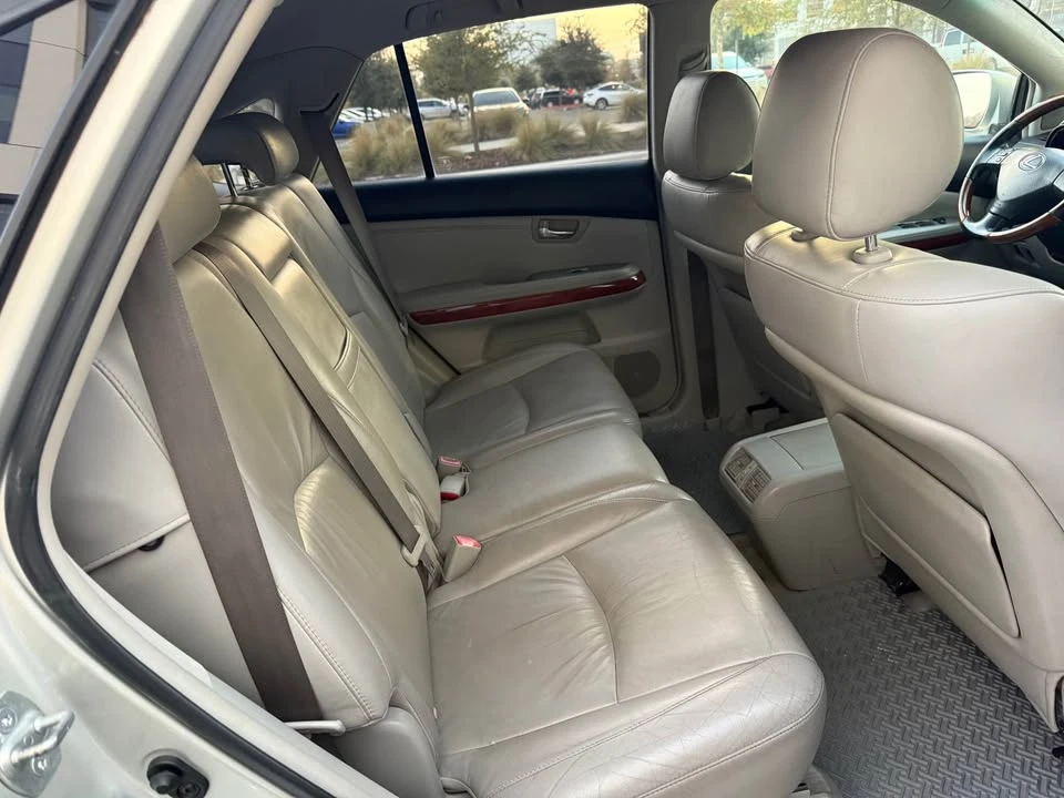 2005 Lexus RX 2nd Gen - Image 10 of 14