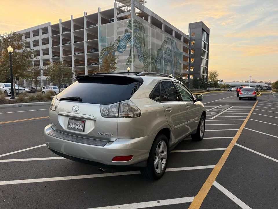2005 Lexus RX 2nd Gen - Image 4 of 14