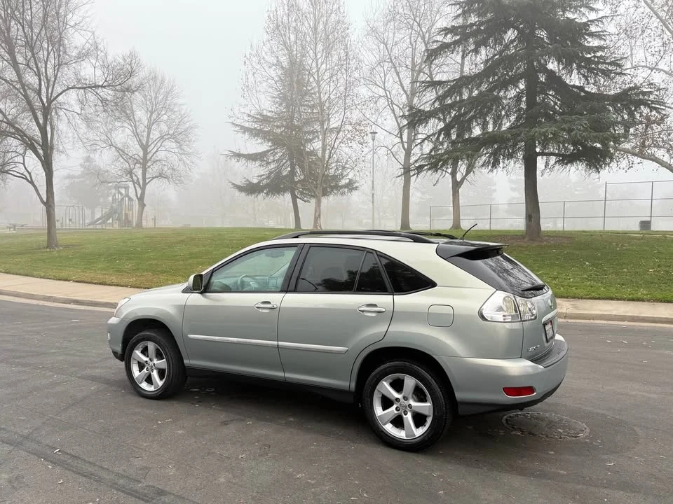 2005 Lexus RX 2nd Gen - Image 4 of 10