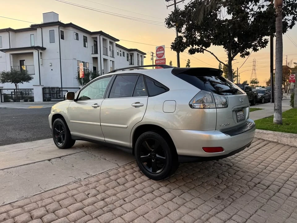 2005 Lexus RX 2nd Gen - Image 6 of 9