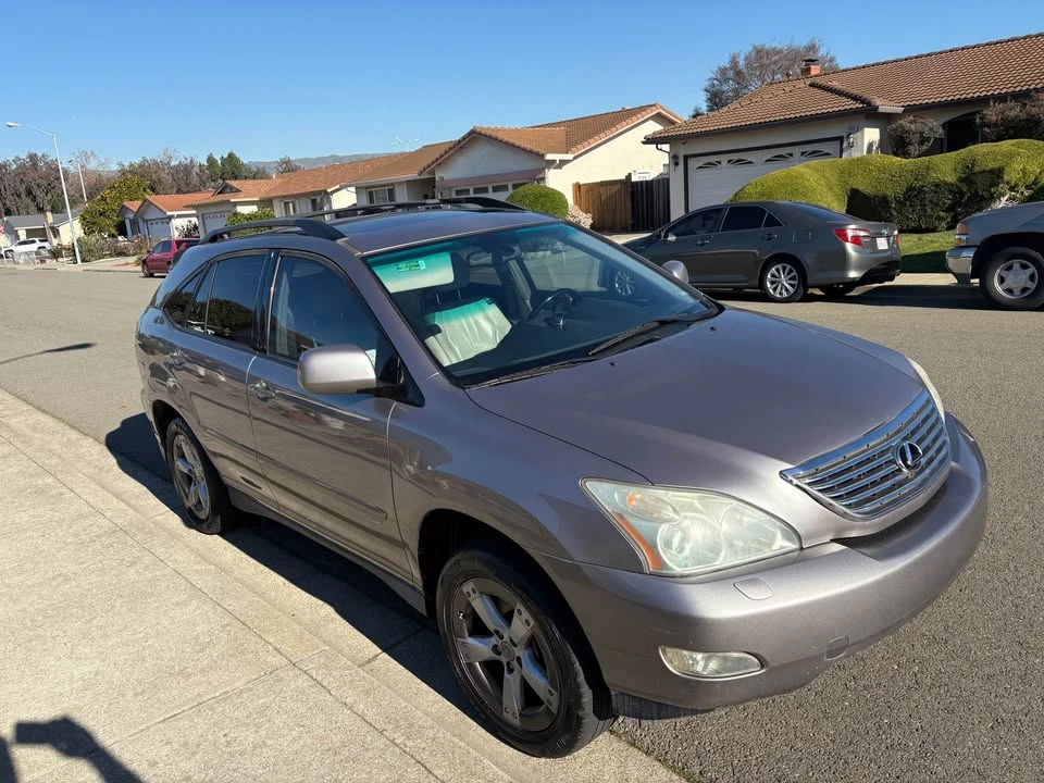 2005 Lexus RX 2nd Gen - Image 3 of 9
