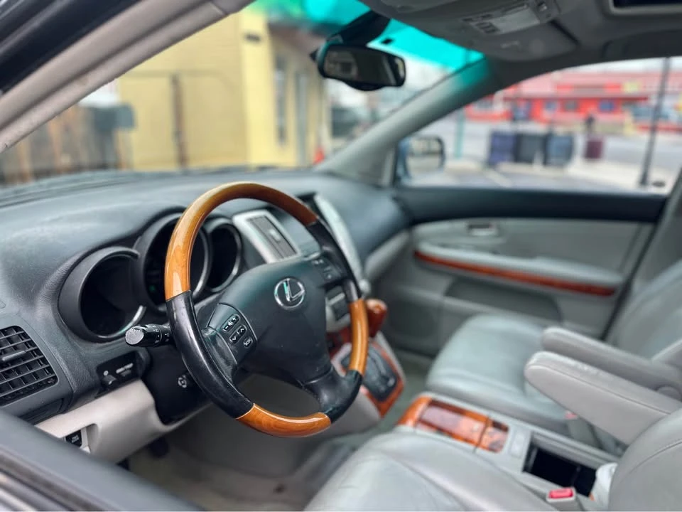 2005 Lexus RX 2nd Gen - Image 5 of 7