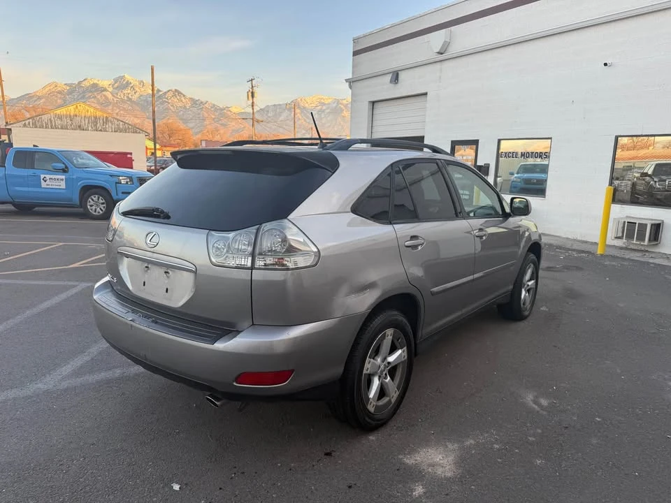 2005 Lexus RX 2nd Gen - Image 5 of 15