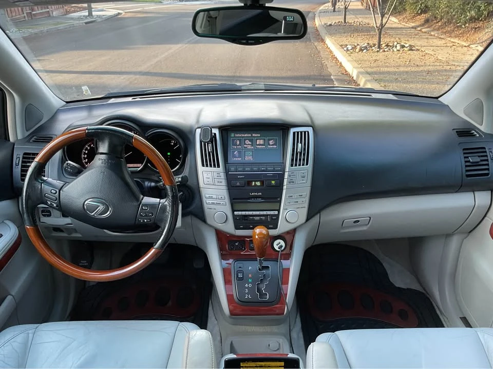 2005 Lexus RX 2nd Gen - Image 16 of 17