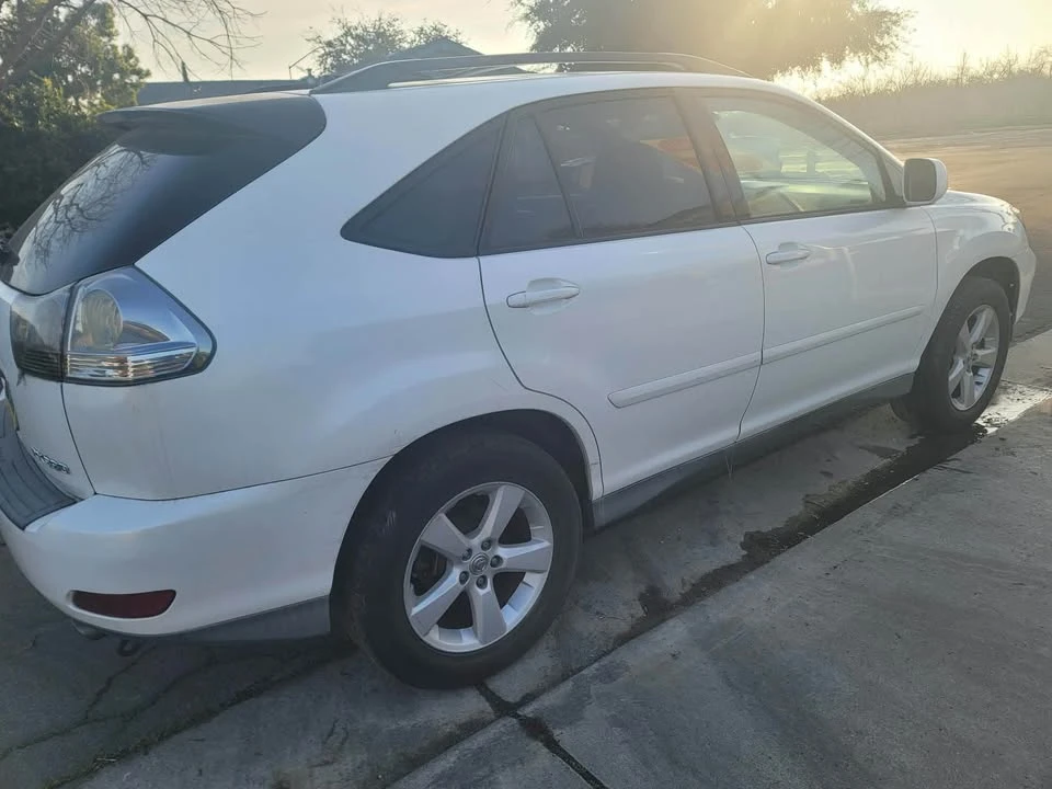 2005 Lexus RX 2nd Gen - Image 2 of 8